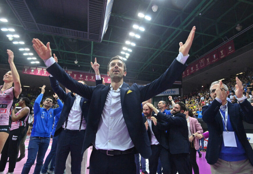 Imoco Volley Conegliano: Daniele Santarelli al settimo celo per la vittoria della Coppa Italia